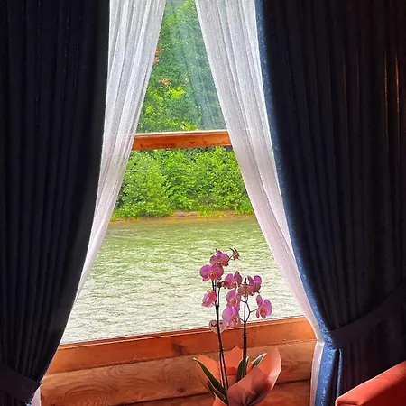 Heaven Vip Wooden Palace Nocleg ze śniadaniem *